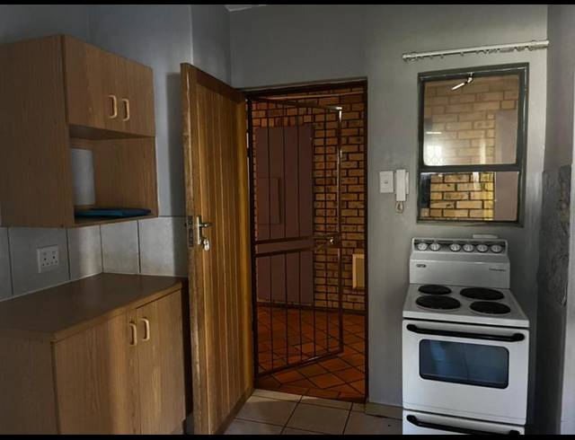 2 BEDROOM PROPERTY TO RENT IN KANONIERSPARK